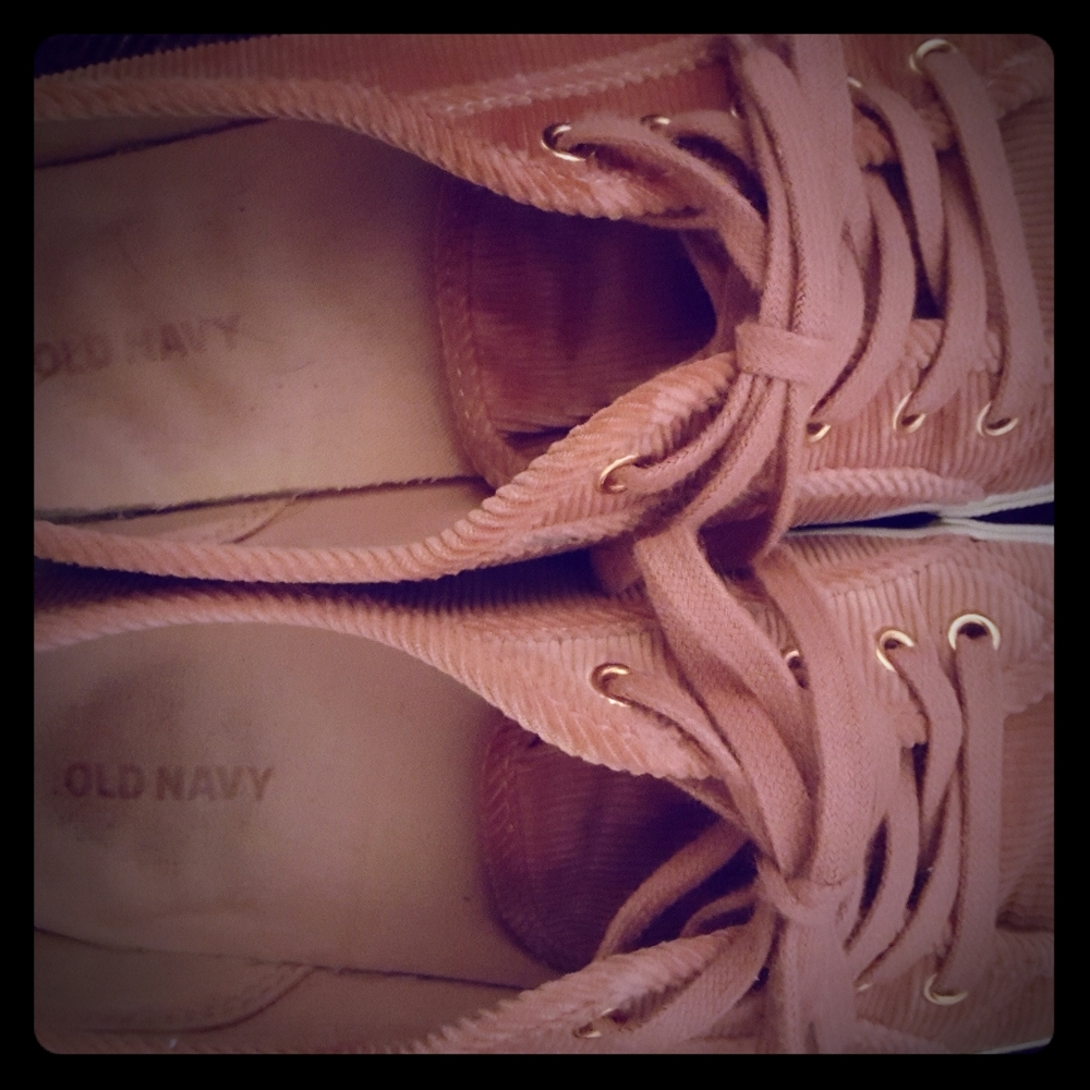 Old Navy corduroy sneakers, Women's 9, Pink